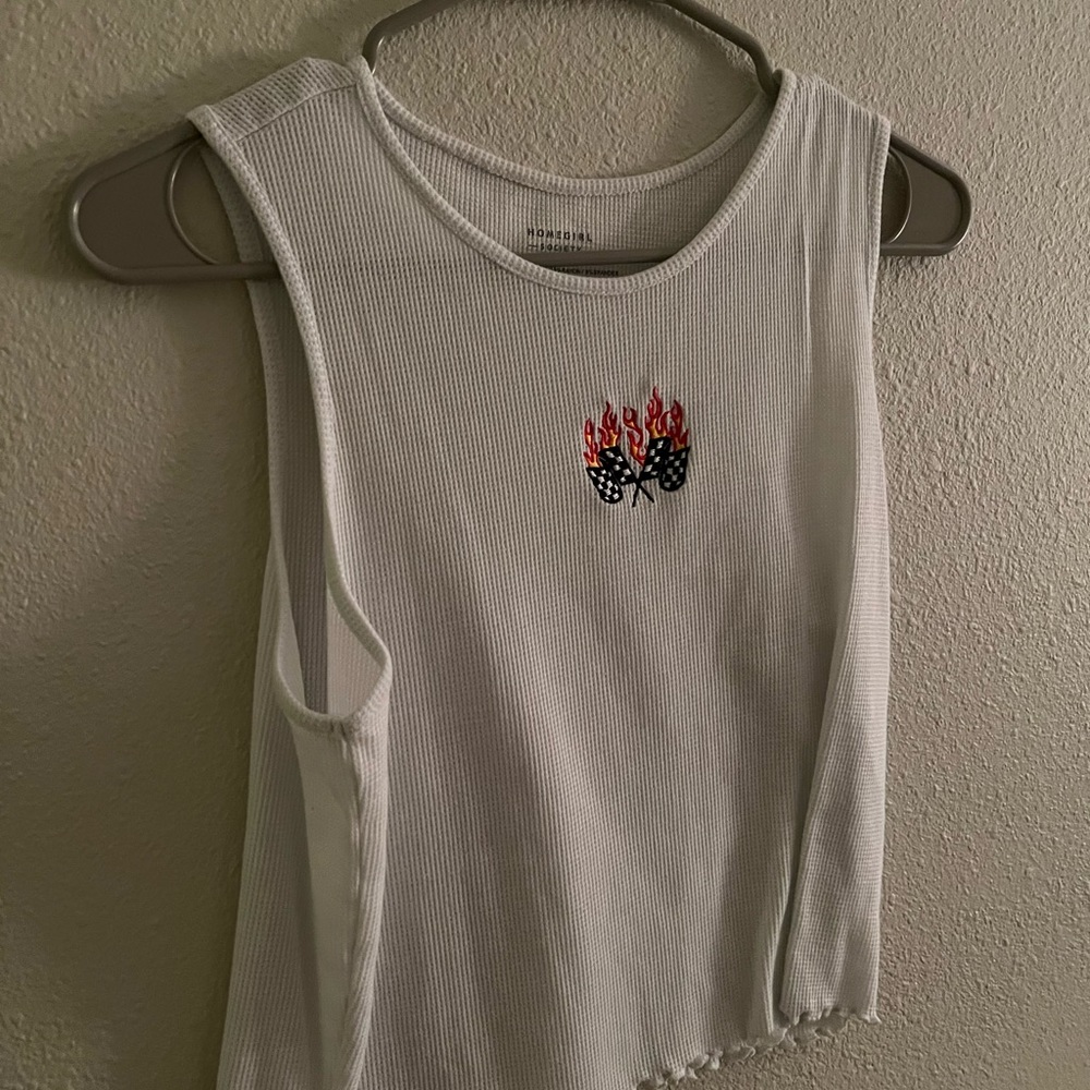 Graphic tank